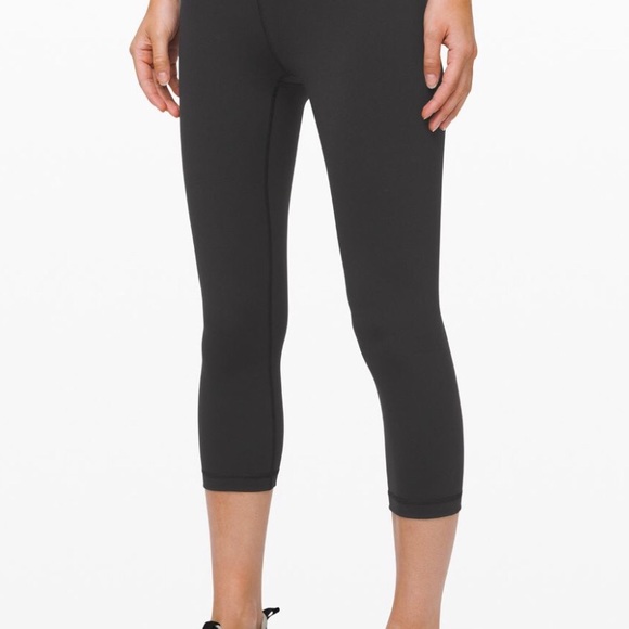 cropped lululemon wunder unders - Picture 3 of 3